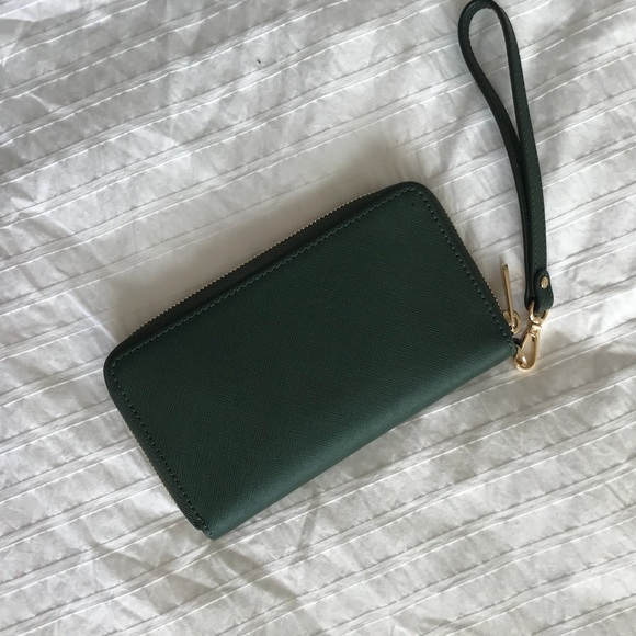 Michael Kors Wallet - Picture 2 of 3